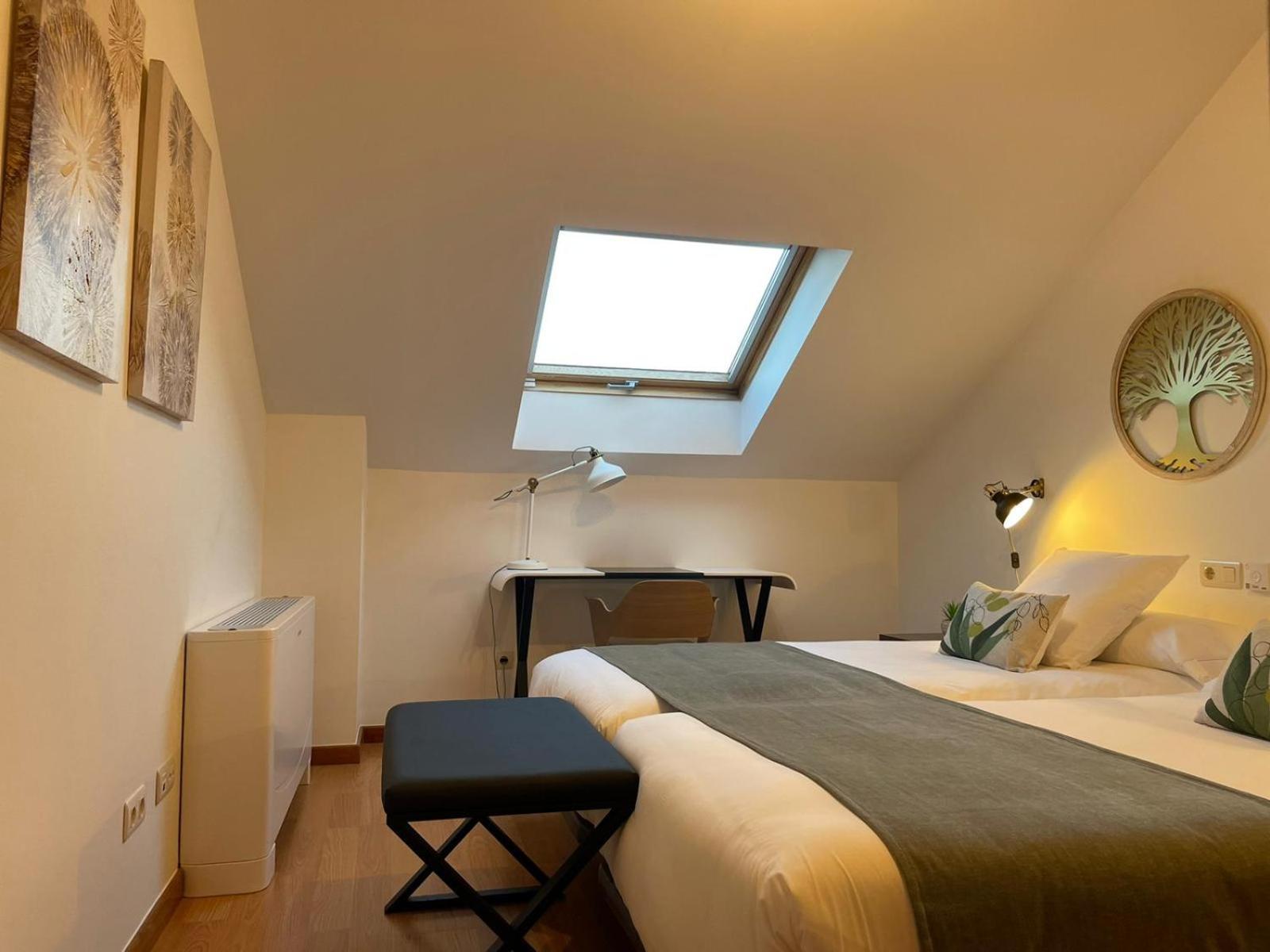 Apartamentos Ciudad Santiago Santiago de Compostela Pokoj fotografie